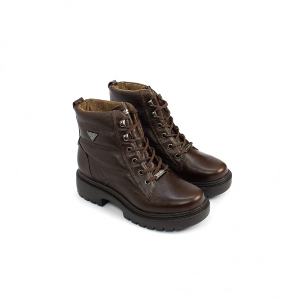 Bota Cano Curto em Couro Pegada Feminino