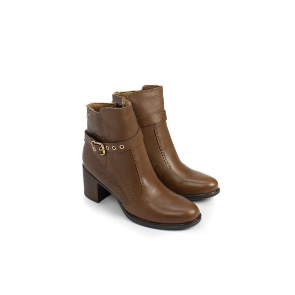 Bota Cano Curto em Couro Pegada Feminino