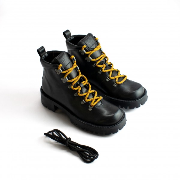 Bota Coturno em Couro Schutz Feminino