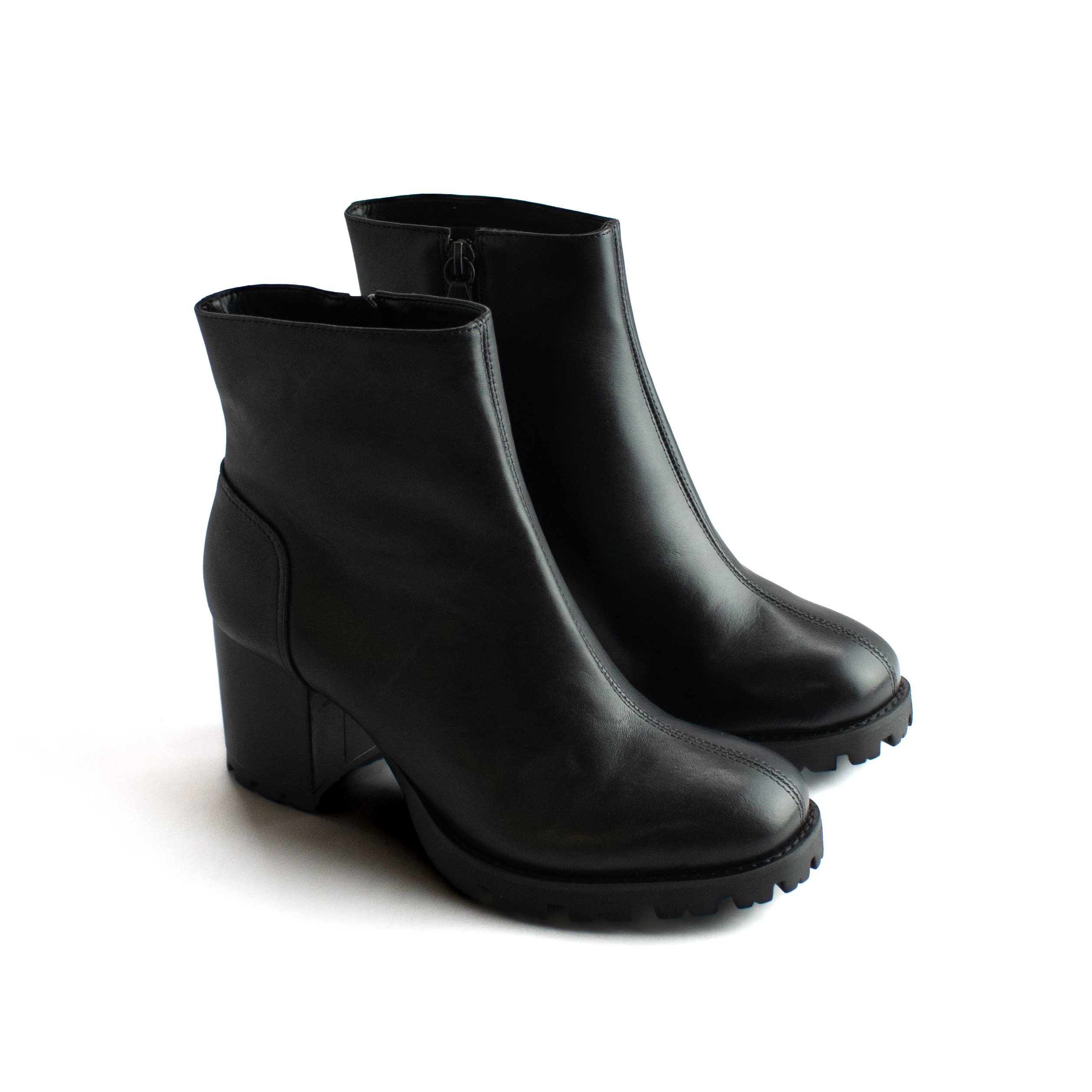 Bota Cano Curto em Couro Schutz Feminino