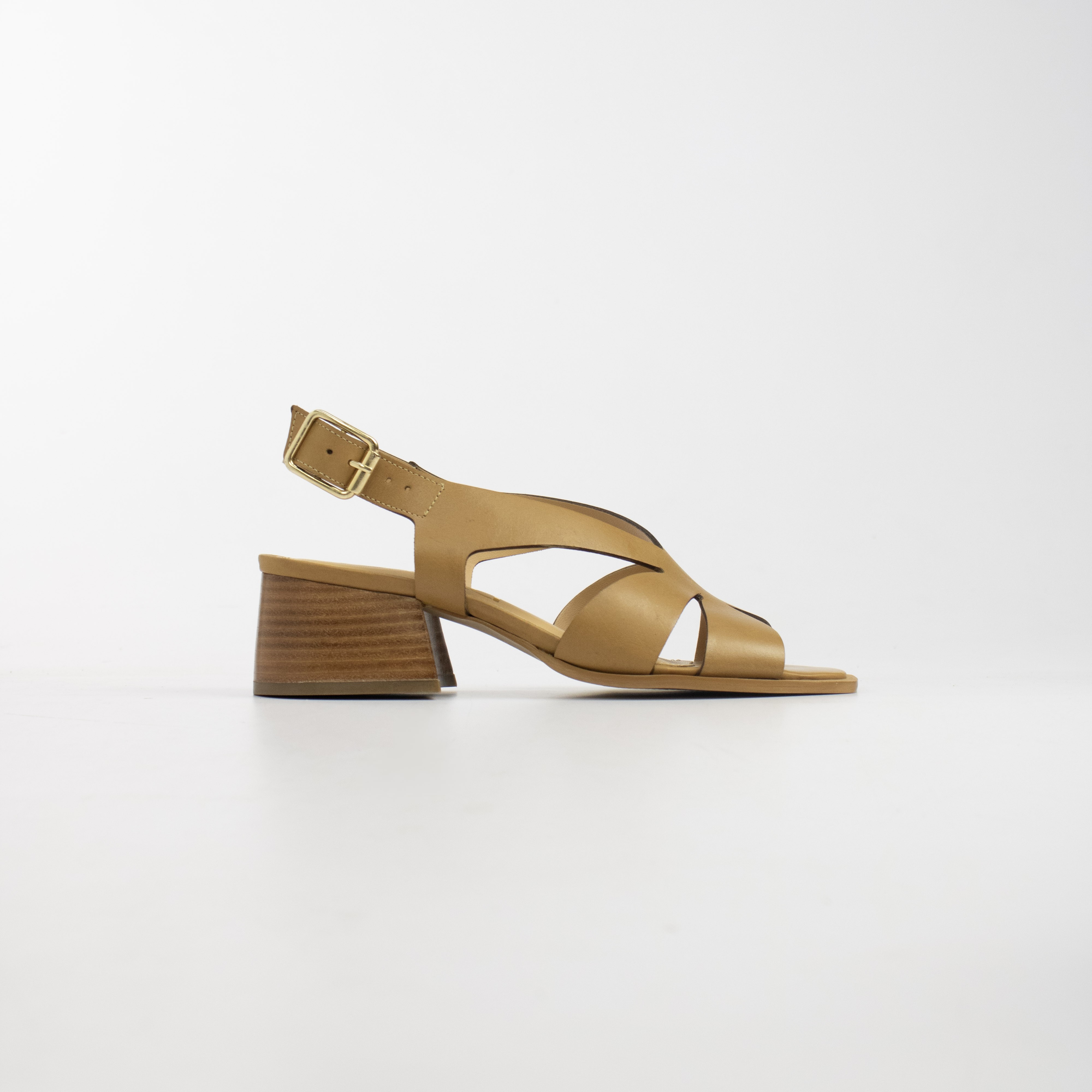 Sandália Casual Geométrica Bico Quadrado e Salto Médio Bloco Ferrucci Feminino
